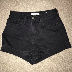 PacSun black mom shorts